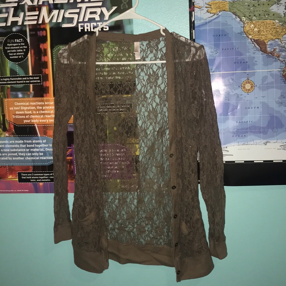 Cute lace cardigan with pockets